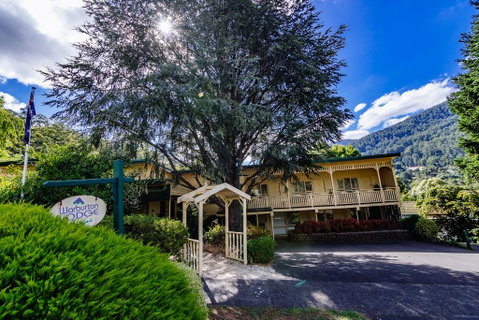 Warburton Lodge - Tourism Gold Coast 0