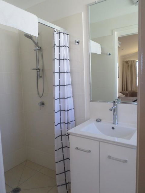 Warrego Hotel Motel Cunnamulla - Tourism Gold Coast 1