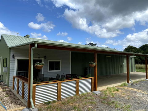 Waterfall Unit Farm Stay - Tourism Gold Coast 0