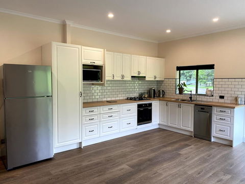 Waterfall Unit Farm Stay - Tourism Gold Coast 2