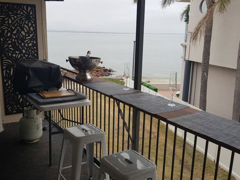 Waterfront 2 Bed Luxury Apartment In Corlette, Port Stephens - Sleeps 4 - Tourism Gold Coast 3