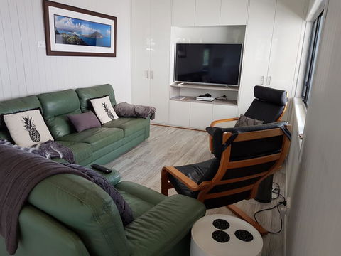 Waterfront 2 Bed Luxury Apartment In Corlette, Port Stephens - Sleeps 4 - Tourism Gold Coast 1
