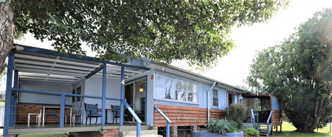 Waterfront Cottages - Tourism Gold Coast 1