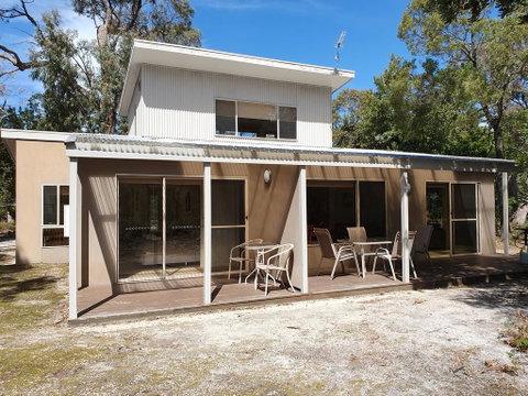 Waterfront Retreat At Wattle Point - Tourism Gold Coast 1