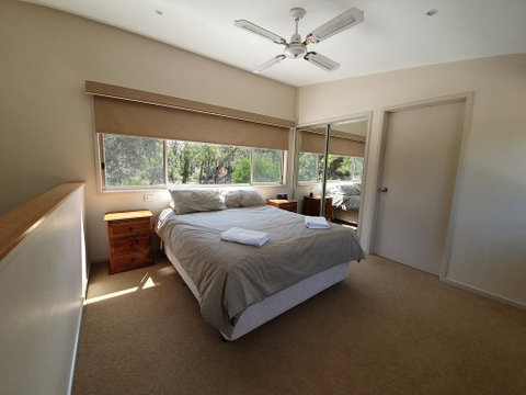 Waterfront Retreat At Wattle Point - Tourism Gold Coast 3