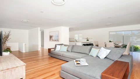 Waterfront Serenity - Luxury Home With Grand Views - Tourism Gold Coast 1