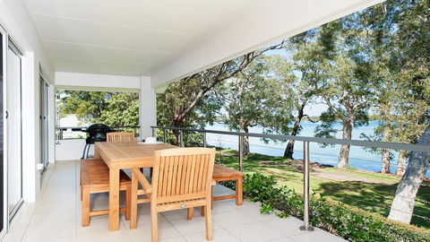 Waterfront Serenity - Luxury Home With Grand Views - Tourism Gold Coast 2