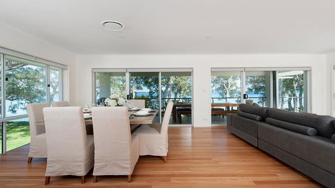 Waterfront Serenity - Luxury Home With Grand Views - Tourism Gold Coast 3