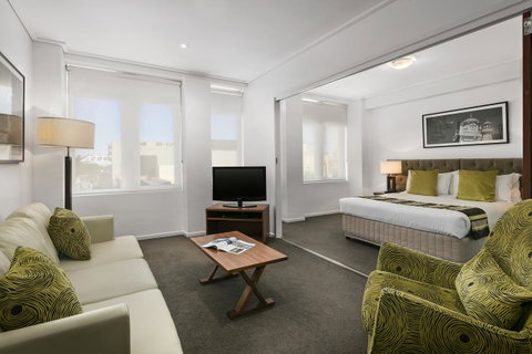 Quest Jolimont - Tourism Gold Coast 7