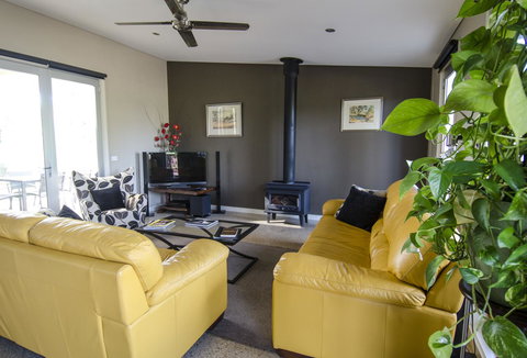 Corrugated Cottage - Gold Coast 7