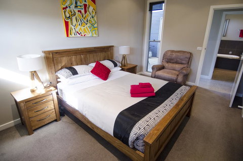 Corrugated Cottage - Gold Coast 17