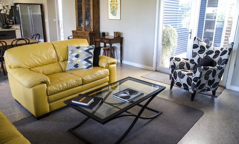 Corrugated Cottage - Gold Coast 6