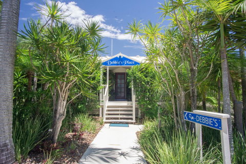 Debbie\'s Place - Tourism Gold Coast 0