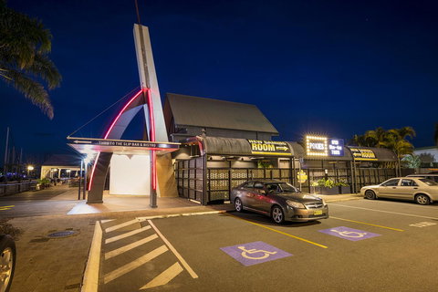 Nightcap At Kawana Waters Hotel - Tourism Gold Coast 4