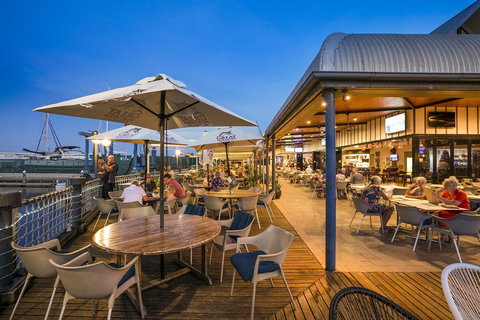 Nightcap At Kawana Waters Hotel - Tourism Gold Coast 20
