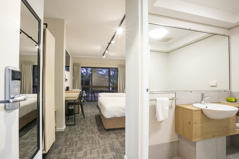 Nightcap At Kawana Waters Hotel - Tourism Gold Coast 14