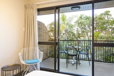 Nightcap At Kawana Waters Hotel - Tourism Gold Coast 30