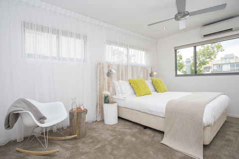 10 Hastings Street Motel - Tourism Gold Coast 2