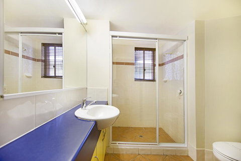 Whale Watch Ocean Beach Resort - Tourism Gold Coast 5