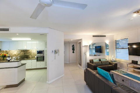 Emerald Noosa - Tourism Gold Coast 8