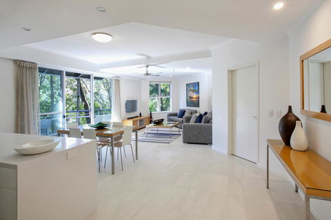 Emerald Noosa - Tourism Gold Coast 23