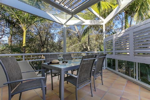 Emerald Noosa - Tourism Gold Coast 16