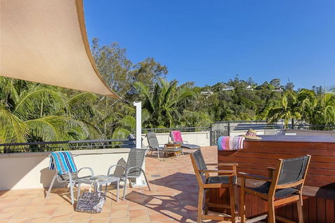 Emerald Noosa - Tourism Gold Coast 18
