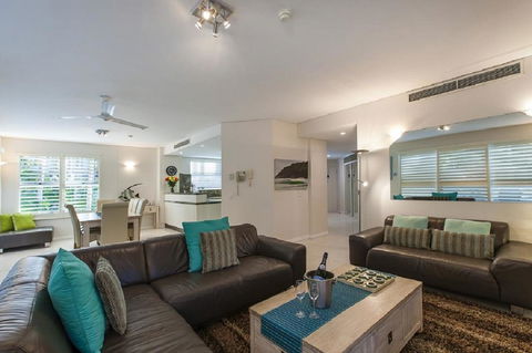 Emerald Noosa - Tourism Gold Coast 14