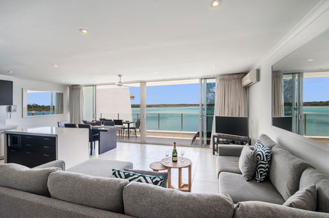 Noosa Harbour Resort - Tourism Gold Coast 34
