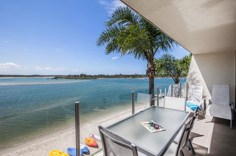 Noosa Harbour Resort - Tourism Gold Coast 3