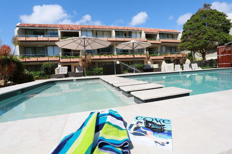 Hotel Laguna - Tourism Gold Coast 10