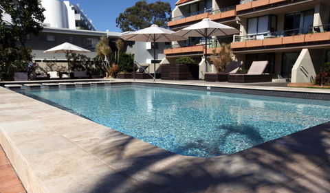 Hotel Laguna - Tourism Gold Coast 11