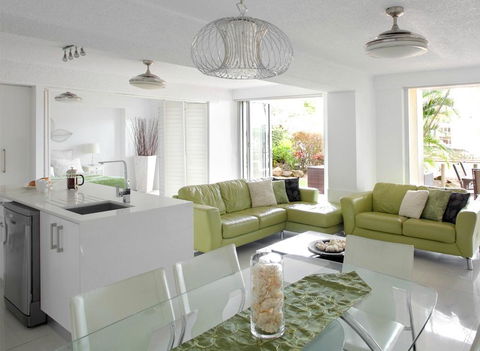 Hotel Laguna - Tourism Gold Coast 2