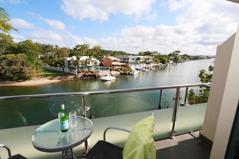 Hotel Laguna - Tourism Gold Coast 6