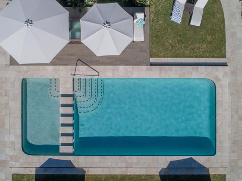 Hotel Laguna - Tourism Gold Coast 13