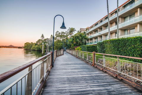 Hotel Laguna - Tourism Gold Coast 16