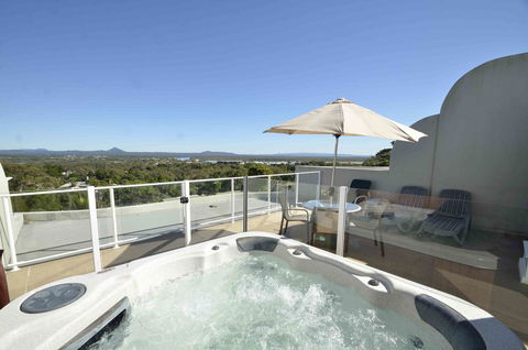 Noosa Hill Resort - Tourism Gold Coast 1