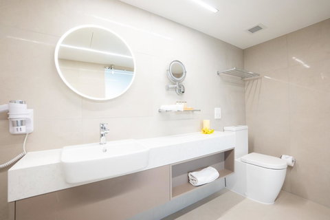 Pacific Hotel Cairns - Tourism Gold Coast 21