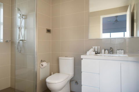 Allure Hotel & Apartments - Tourism Gold Coast 41