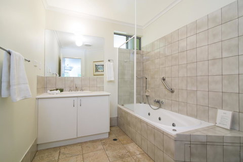 The Port Douglas Queenslander - Tourism Gold Coast 13