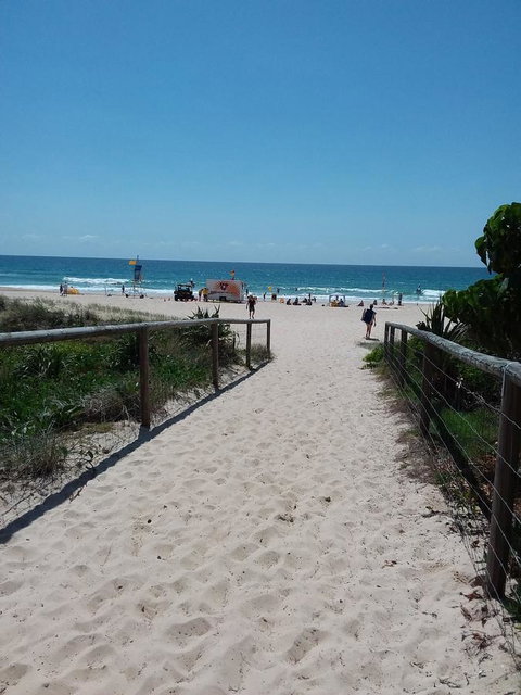 Surfers Chalet - Tourism Gold Coast 5