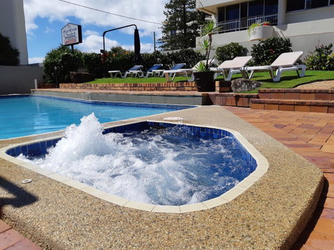 Surfers Chalet - Tourism Gold Coast 2