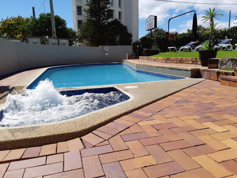 Surfers Chalet - Tourism Gold Coast 3