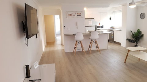 Surfers Chalet - Tourism Gold Coast 10