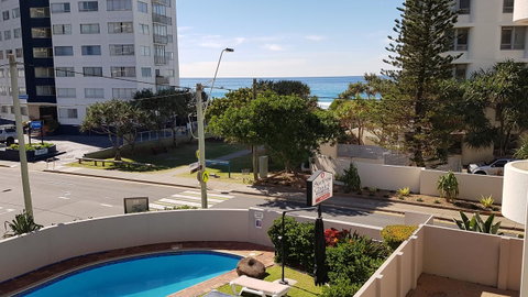 Surfers Chalet - Tourism Gold Coast 17