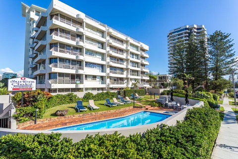 Surfers Chalet - Tourism Gold Coast 0