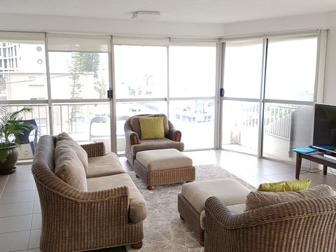 Surfers Chalet - Tourism Gold Coast 32