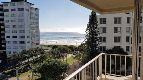 Surfers Chalet - Tourism Gold Coast 15