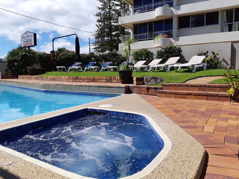 Surfers Chalet - Tourism Gold Coast 6