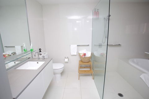 Circle Luxury Holidays - Tourism Gold Coast 6